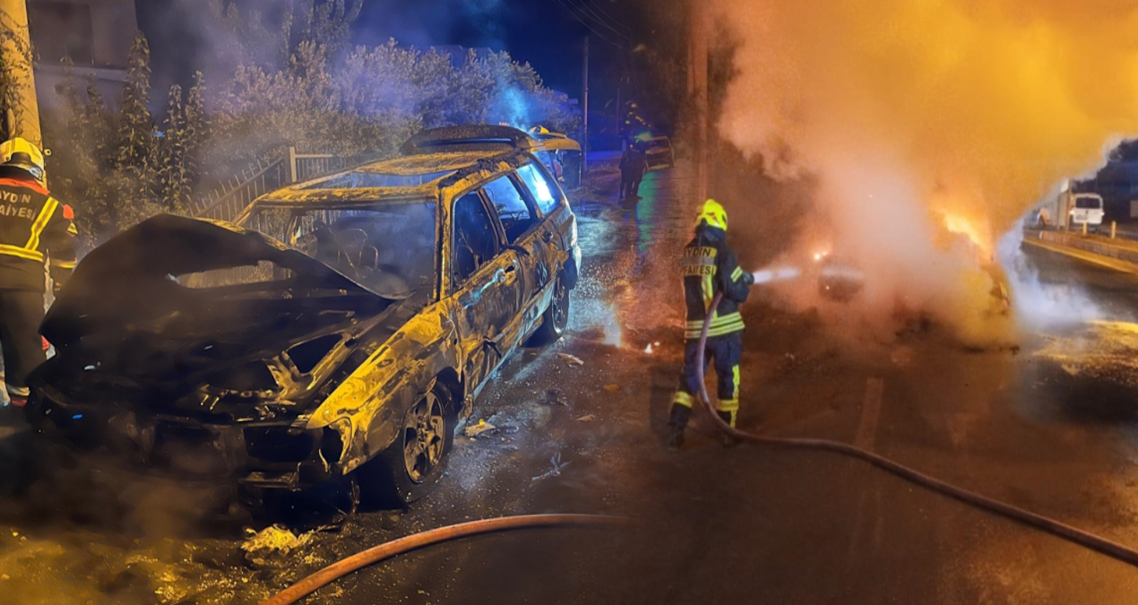 Arızalanıp yolda kalan otomobil alev topuna döndü