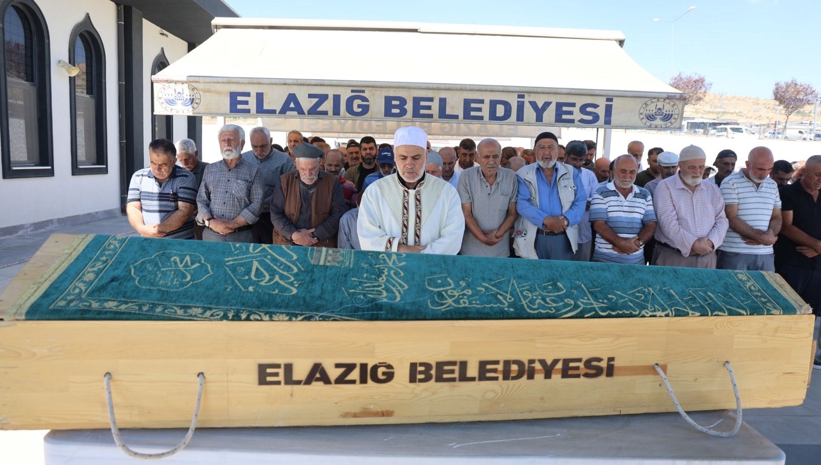 Yarım saat arayla iki kaza yaşlı adamı hayattan kopardı