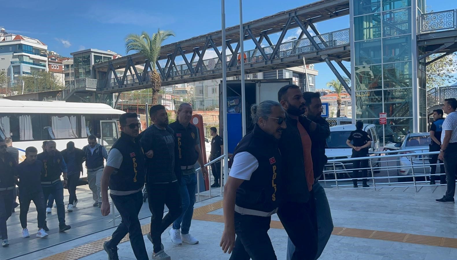 Cesedi sarp kayalıklarda bulunmuştu: İki kişi tutuklandı