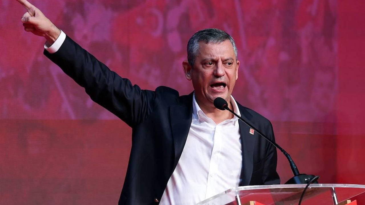 Özgür Özel’den ‘Aziz İhsan Aktaş’ iddianamesine ilk tepki: ‘Perişanlık belgesi’ dedi, tahliye çağrısı yaptı