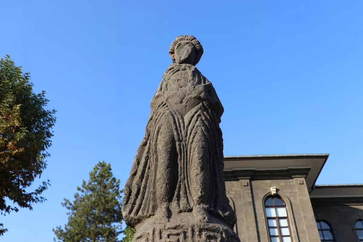 Diyarbakır Müzesi’nde 350 Tarihi Taş Eser Sergilenmeye Başladı