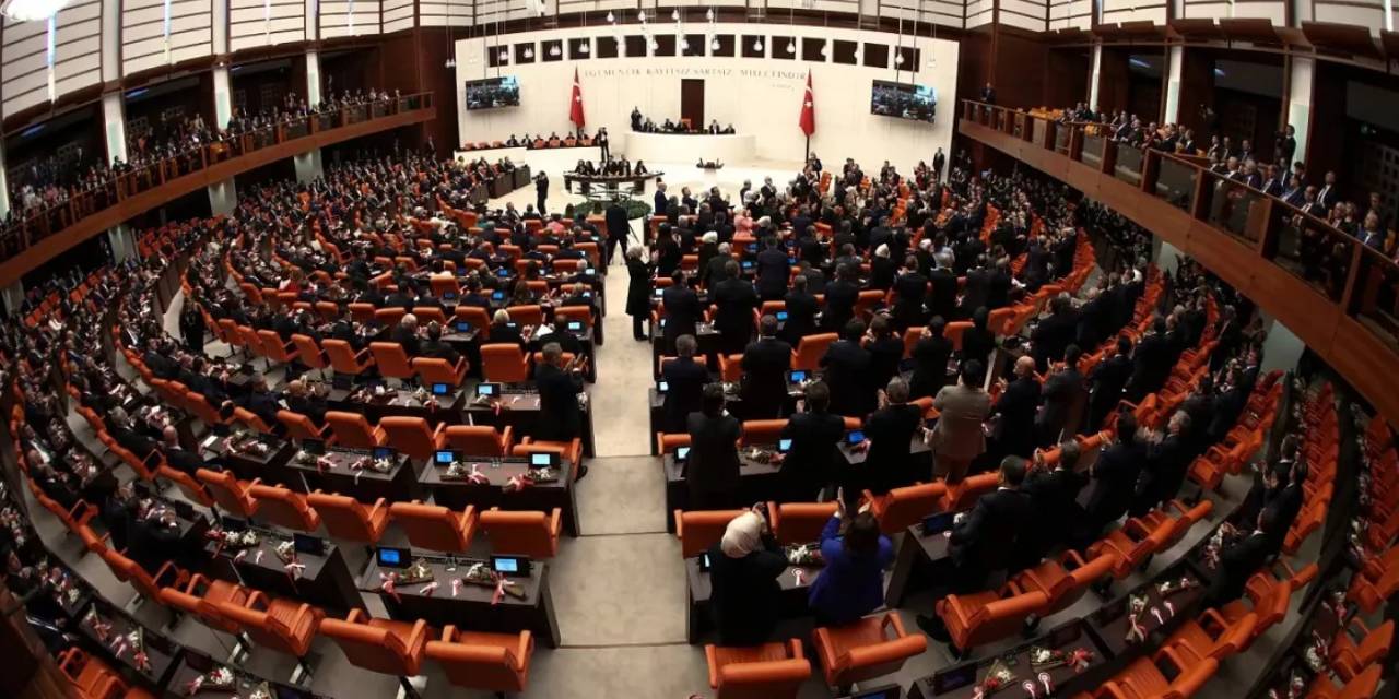 Bahçeli gündeme getirmişti: CHP’nin ‘Duruşmalar TRT’de yayınlansın’ teklifi AKP ve MHP oylarıyla reddedildi