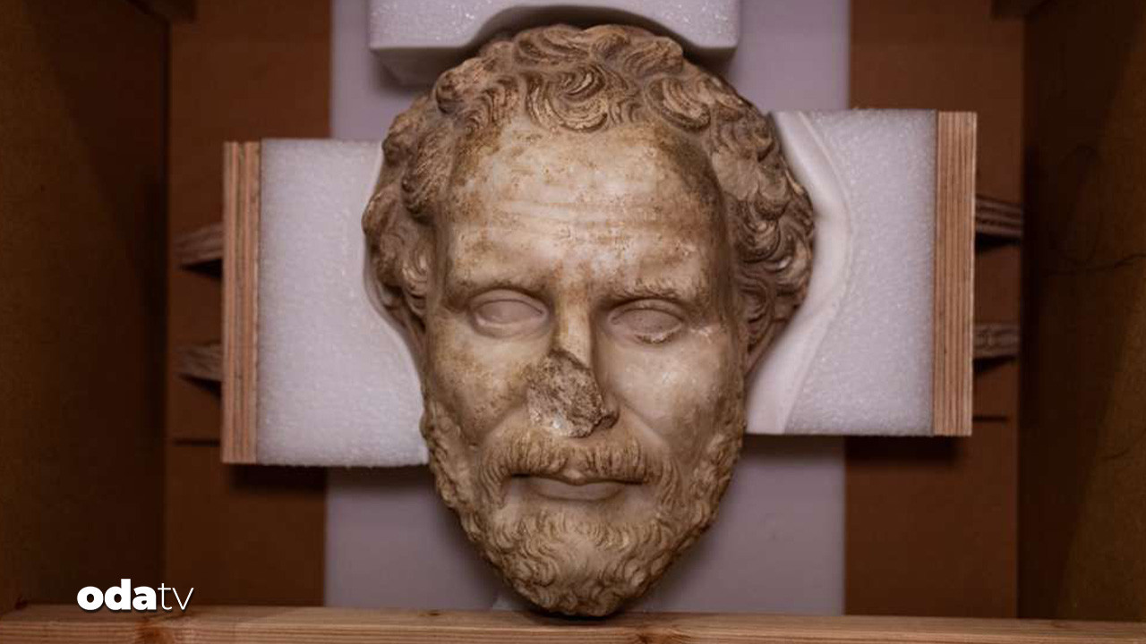 Boubon İmparator Heykeli Türkiye’ye iade edildi