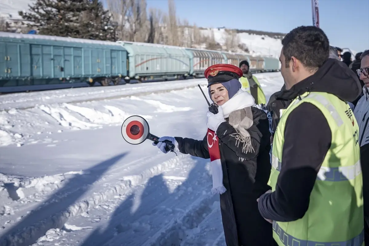 Aile ve Sosyal Hizmetler Bakanı Göktaş “Sarıkamış Ekspresi”ni karşıladı