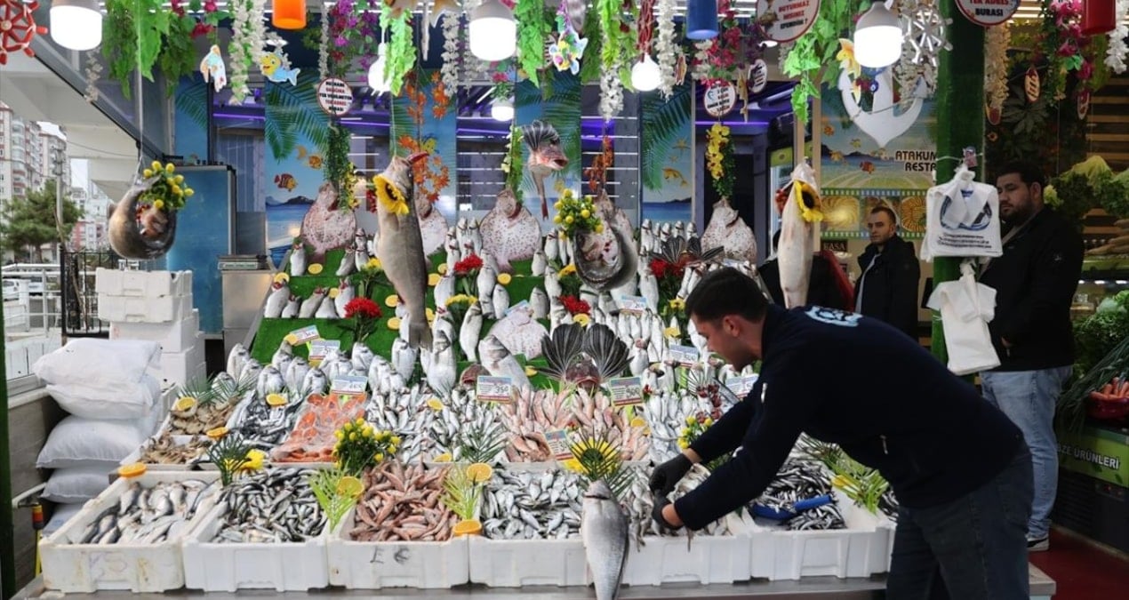 Hamsi 200, mezgit 300 TL: Balık tezgahlarında etiketler değişti