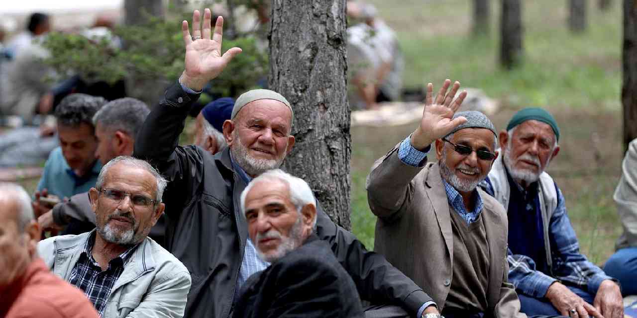 İktidar medyasının yazarı Cem Küçük: Seyyanen zam dışında hiçbir şey kurtarmaz