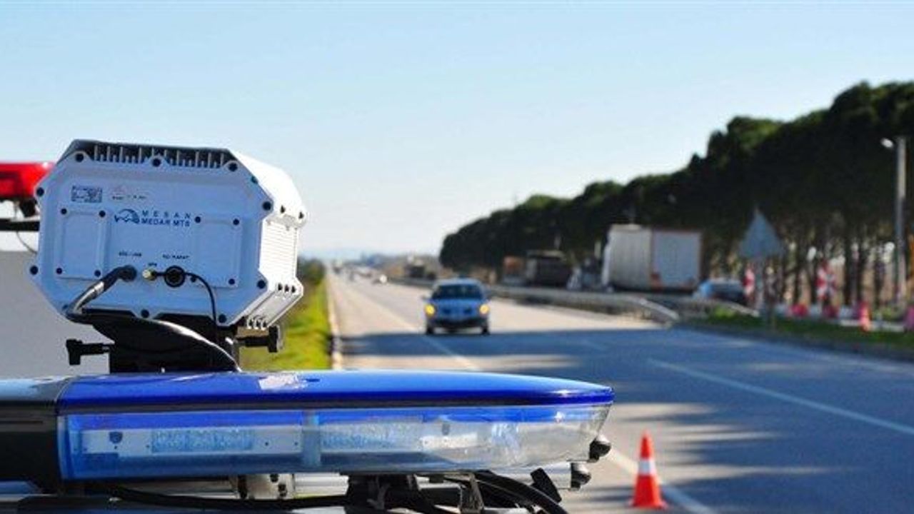 Trafikte Yeni Hız Cezası Sistemi: Yerleşim İçi ve Dışı Ayrıldı, 9 Kademeli Ceza Dönemi Başladı